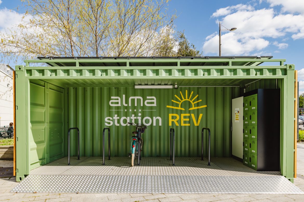 Parkings et abris vélos solaires au service de la mobilité